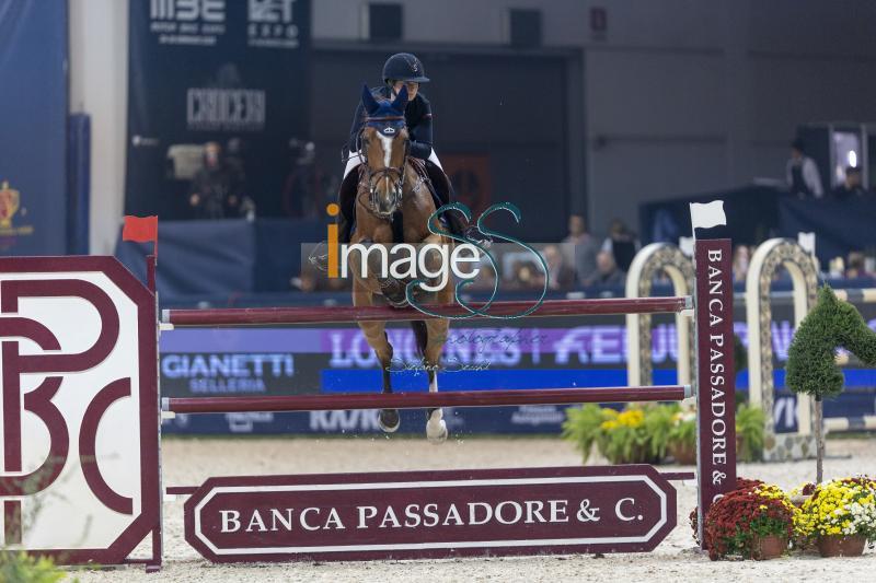 Sadran Jeanne (FRA) riding Funky Boy des Reves_Verona_20241109_SS358180.jpg